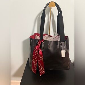 Coach Derby Tote in Black pebbled leather with red Swede interior! 🥰